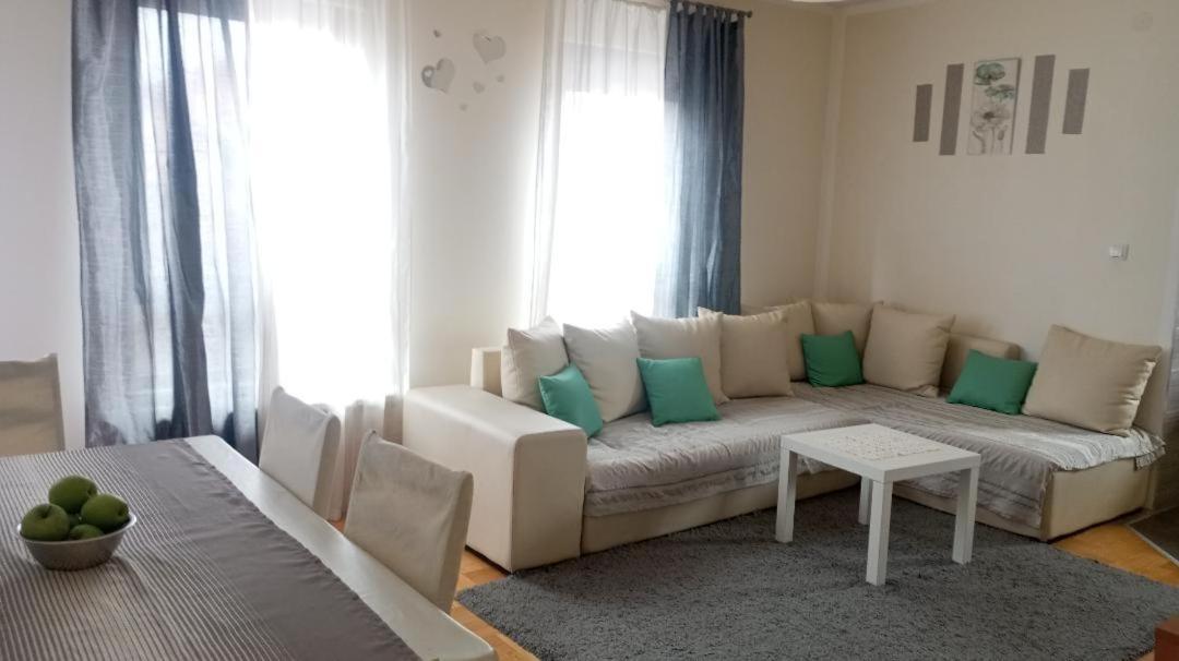Apartman Gana Altina Lux Belgrad Exteriör bild