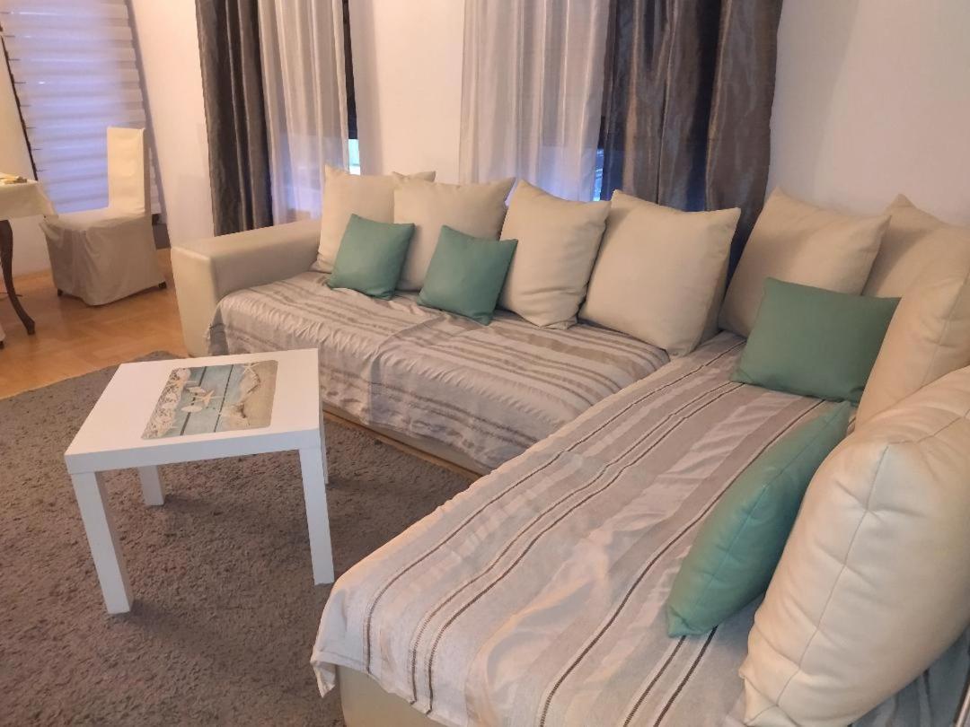 Apartman Gana Altina Lux Belgrad Exteriör bild